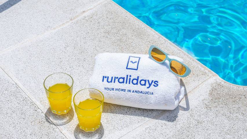 Chalet para 8 personas, con piscina y balcón/terraza, Se admiten mascotas en Sierra de las Nieves - 3