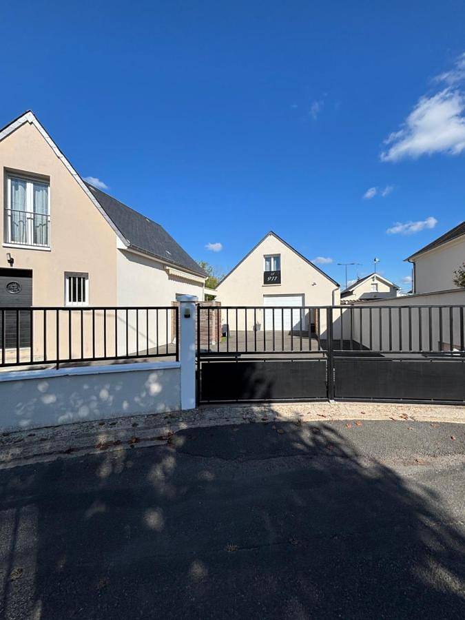 Gîte pour 2 personnes, avec Terrasse à Nazelles-Négron - 4