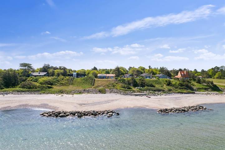 Feriehus for 8 personer, med hage og terrasse i Gilleleje