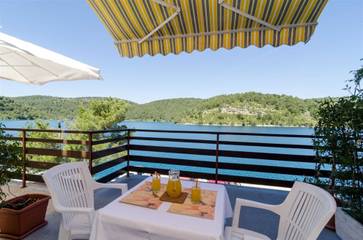 Studio dla 2 osób, z balkon/ taras i widok na ocean oraz taras w Mljet