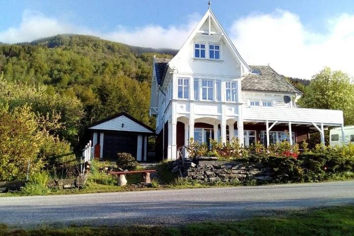 Ferienwohnung für 8 Personen, mit Terrasse in Sørbøvåg