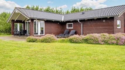 Ferienhaus für 6 Personen, mit Terrasse in Kvie Sø