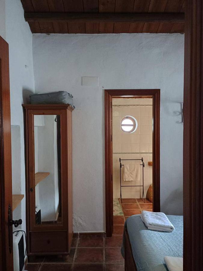 Two-Bedroom House in Parauta, Province de Málaga