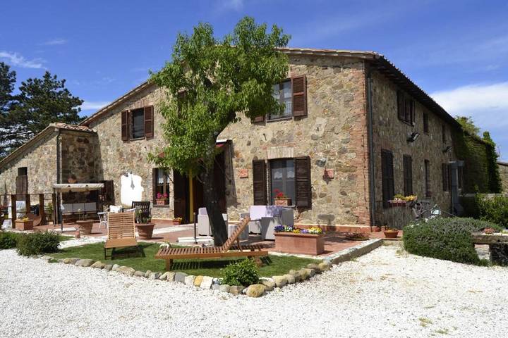 Agriturismo per 2 persone, con Terrazza e Giardino nonché Panorama a Radicofani