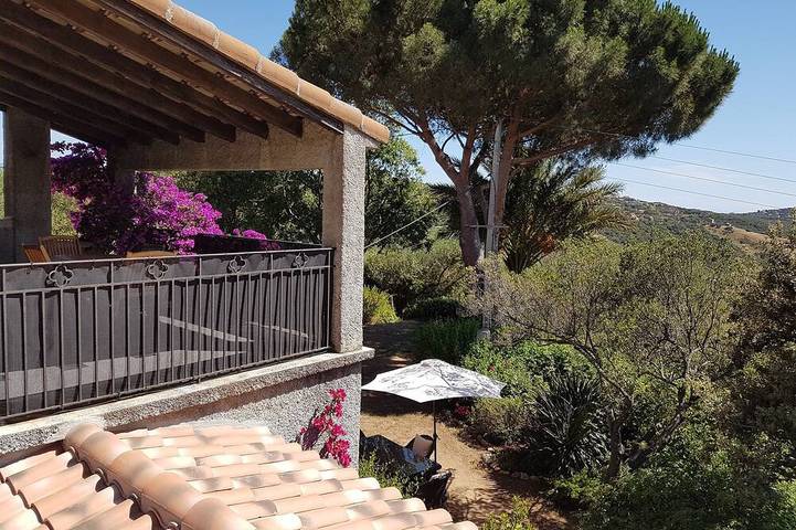 Appartement de vacances pour 4 personnes, avec terrasse et jardin