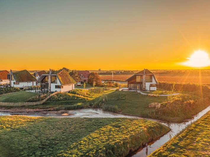 Ferienhaus für 8 Personen, mit Whirlpool und Terrasse, kinderfreundlich in De Waal