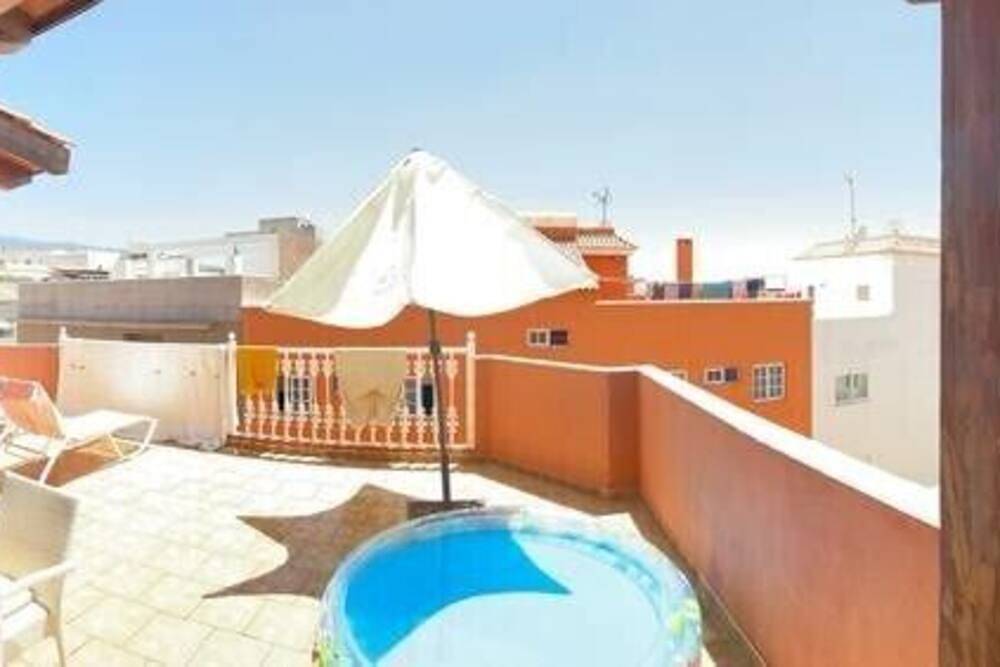 Entire apartment, Beautiful sunshine in the large outdoor area, romantic for 2 people in Playa de San Juan, Guía de Isora