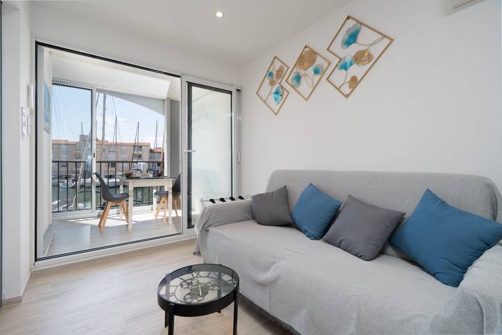 Ferienwohnung für 2 Personen, mit Terrasse und Ausblick in Agde
