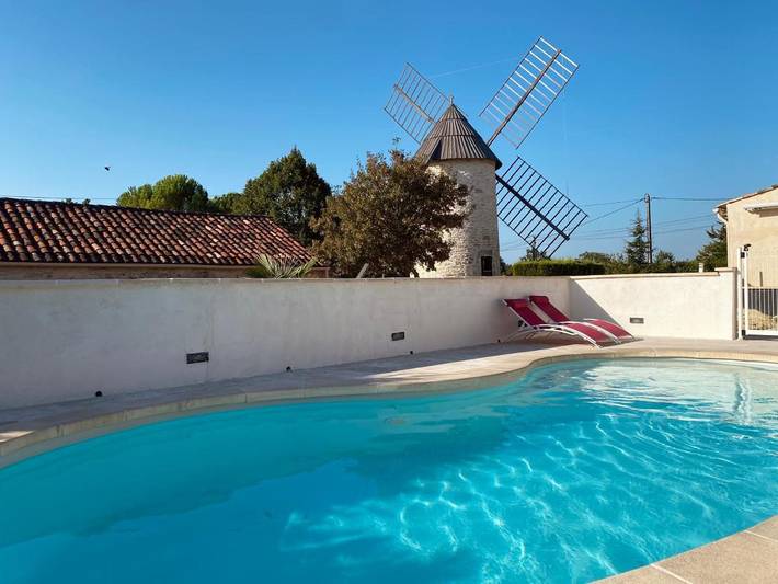 Location de vacances pour 6 personnes, avec Jacuzzi et Terrasse ainsi que Jardin et Piscine à Aujols