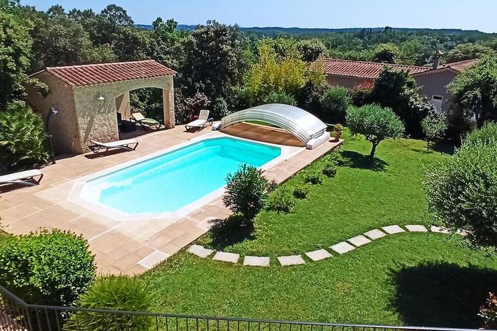 Villa pour 8 personnes, avec jardin et jacuzzi