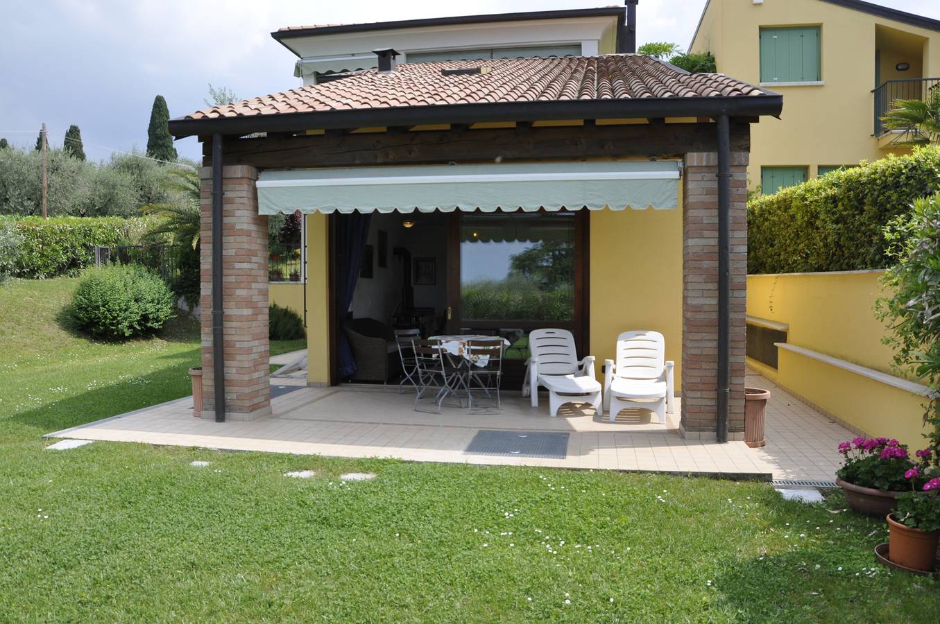 Ganze Ferienwohnung, Ferienwohnung mit Terrasse  in Lazise, Gardasee-Berge