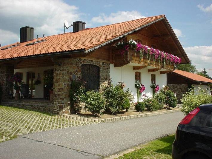Ferienwohnung für 3 Personen, mit Balkon und Balkon/Terrasse sowie Garten in Neuschönau