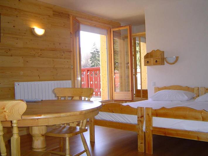 Hôtel pour 3 personnes, avec jacuzzi et piscine ainsi que terrasse et sauna à Brides-les-Bains - 2