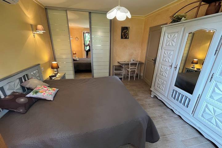 Gîte pour 6 personnes, avec jardin et jacuzzi, animaux acceptés à Capdrot - 3