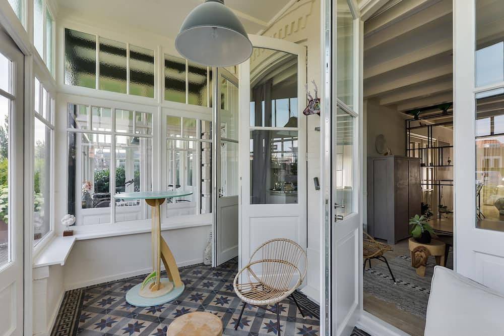Geheel appartement, Villa Loft appartement met lichte tuinkamer in Zandvoort, Nederlandse Noordzeekust