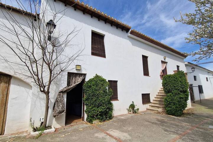 Gîte pour 6 personnes, avec jardin et piscine - 1