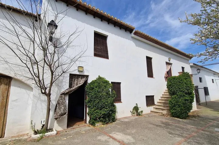 Gîte pour 6 personnes, avec jardin et piscine - 1