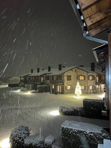 Gîte pour 8 personnes, avec piscine ainsi que balcon et vue à Sainte-Léocadie