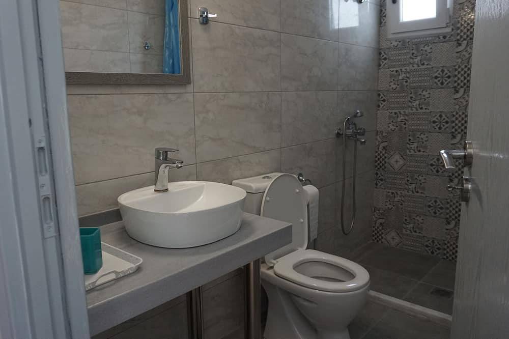 Ganze Wohnung, New studio 5 minutes to faliraki center and 3 minutes to the beach,fast internet in Faliraki, Rhodos