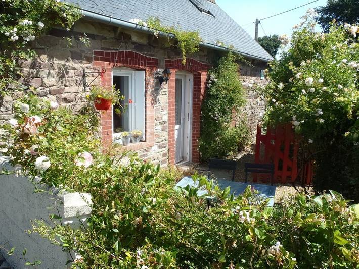 Gîte pour 3 personnes, avec Jardin à Quemper-Guézennec