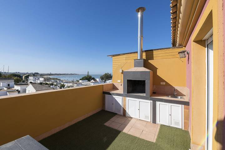 Ganze Wohnung, Ático Costa Doñana - Apartment with spectacular views of the Doñana reserve and free Wifi in Bonanza, Sanlúcar de Barrameda