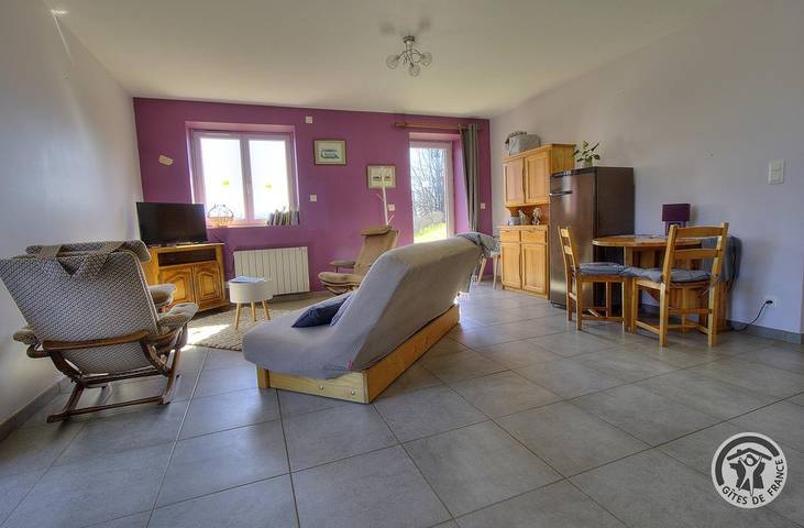 Gîte pour 6 personnes, avec jardin et piscine, animaux acceptés dans Rhône - 4
