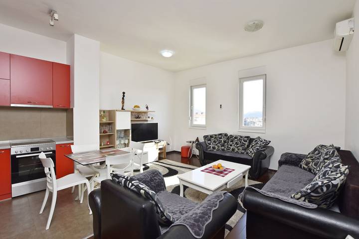 Ferienwohnung für 5 Personen, mit Terrasse in Bar