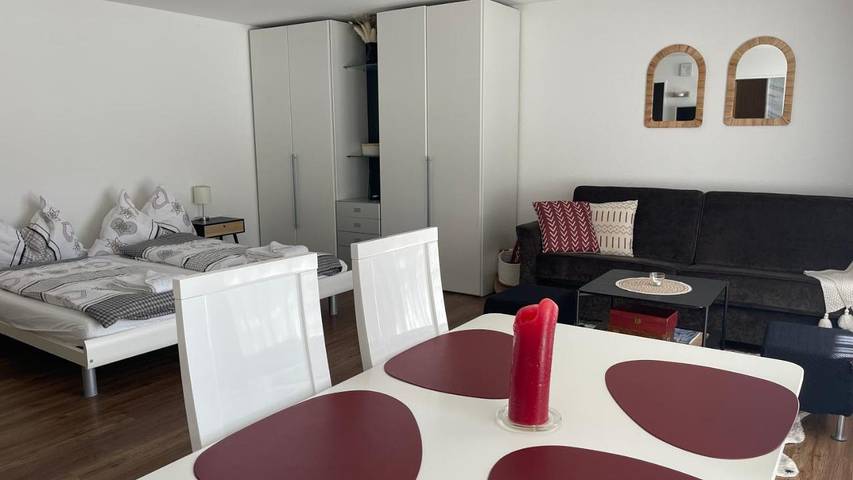 Ferienwohnung für 4 Personen, mit Balkon und Terrasse sowie Garten und Ausblick in Randa