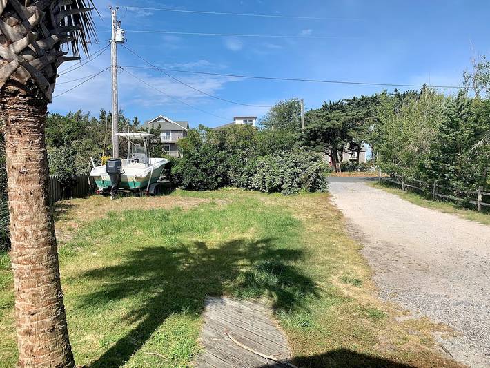 Vacation rental for 2 people, with terrace and yard in Ocracoke