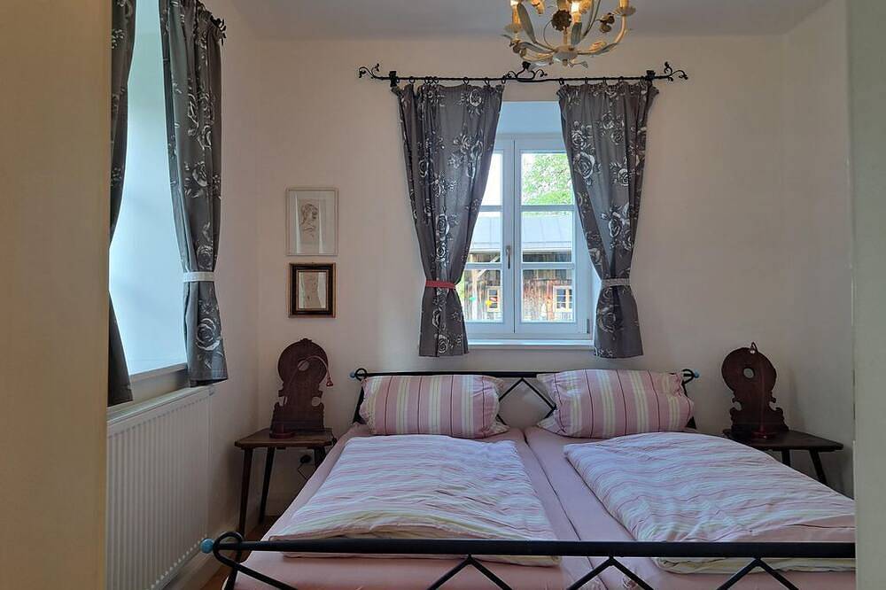 Ganze Wohnung, Ferienwohnung \"Sonnengelb\" - Ferienwohnungen im Lüftlmalereck, Mussldomahaus in Oberammergau, Bayerische Alpen