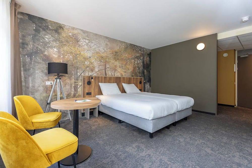Relax and Recharge! Indoor Pool and Parking, Just Minutes from Grote Markt! in Berg en Dal, Betuwe