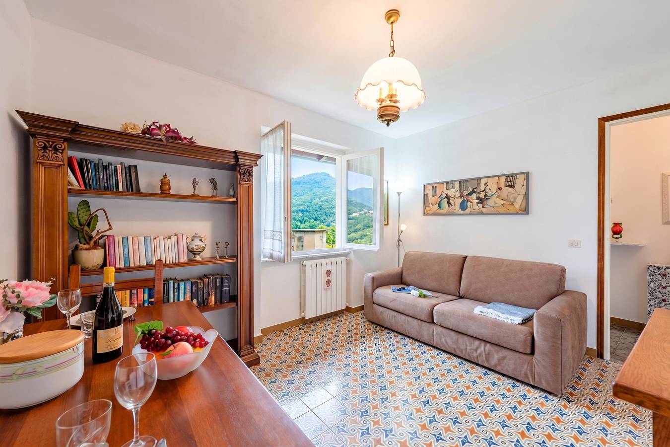 Entire apartment, Il Cortiletto di Marina: Garden Apartment near Stresa in Brovello, Brovello-Carpugnino