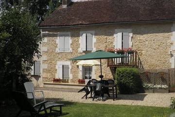 Gîte pour 6 personnes, avec balcon et jardin à Chevannes