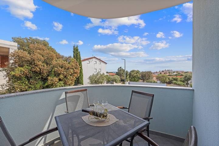 Gîte pour 4 personnes, avec piscine ainsi que balcon et vue sur l’océan à Peroj - 3