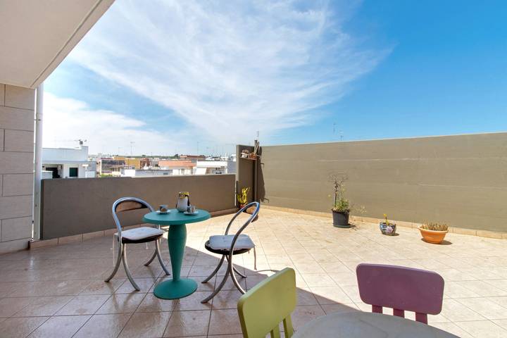 Hel lejlighed, Apartment 'La Mansarda - Terrazze Relax A Due' with Balcony, Wi-Fi and Air Conditioning in Cellamare, Bari Provinsen