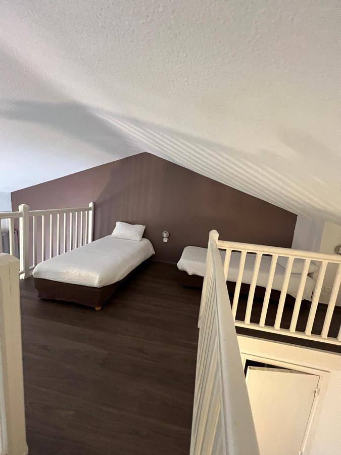 Hôtel pour 4 personnes, avec jardin et piscine à Gilette - 4