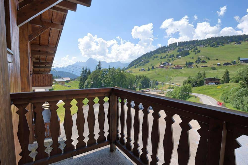 Entire apartment, Cozy studio at the foot of the slopes with parking and pets allowed in Notre-Dame-de-Bellecombe, Albertville region