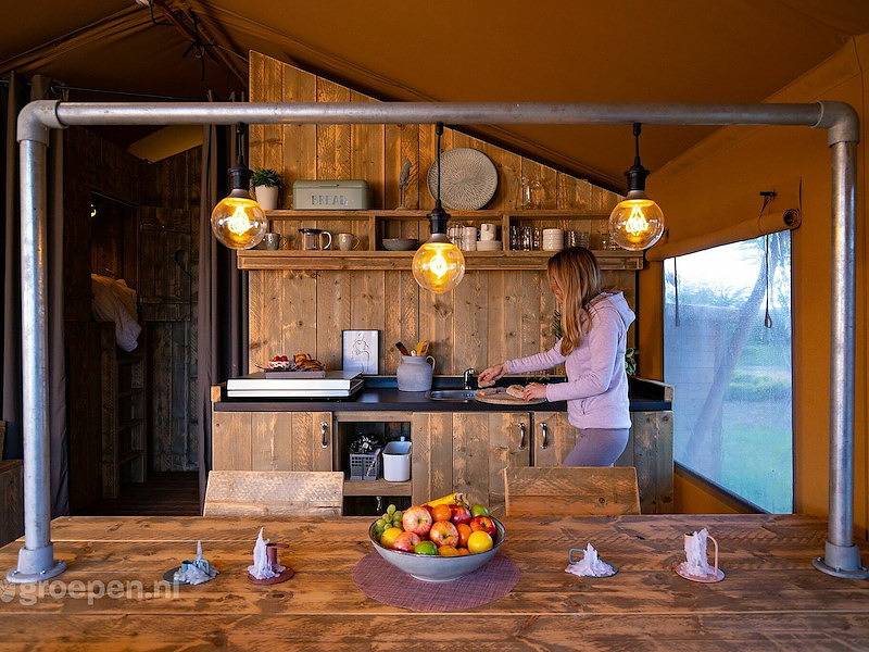 Tente pour 24 personnes avec terrasse in Bant, IJsselmeer