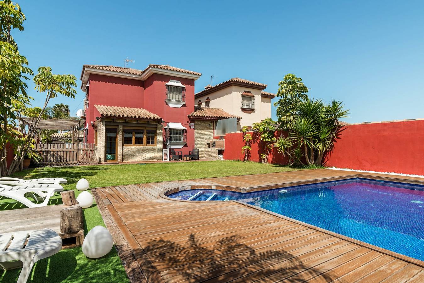 Villa Marty - for families or guests over 25 years in Los Gallos-Cerromolino, Chiclana de la Frontera