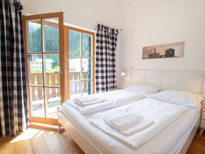 Ferienhaus für 6 Personen, mit Seeblick und Garten sowie Balkon in Uttendorf - 2