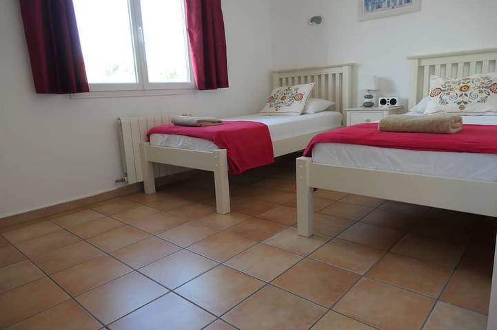 Luxury 4 Bed Villa, Private Pool, Wifi, Aircon, Quiet Area, Lovely Seaside Town in La Côte Vermeille, Argelès-sur-Mer