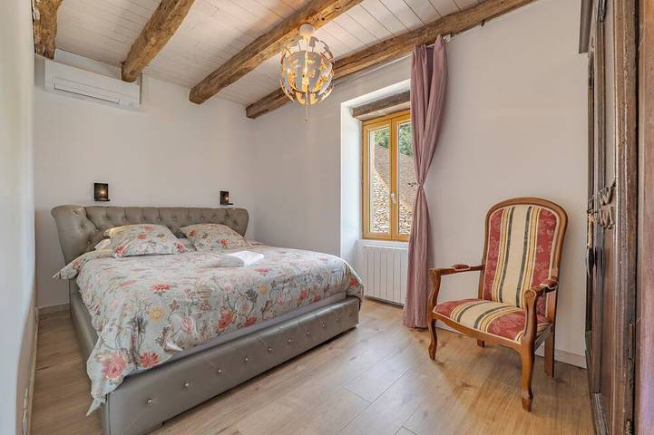 Location de vacances pour 14 personnes, avec Terrasse et Jardin à Anglars-Nozac - 2