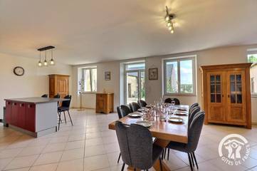 Location de vacances pour 8 personnes, avec vue ainsi que jardin et terrasse à Betton