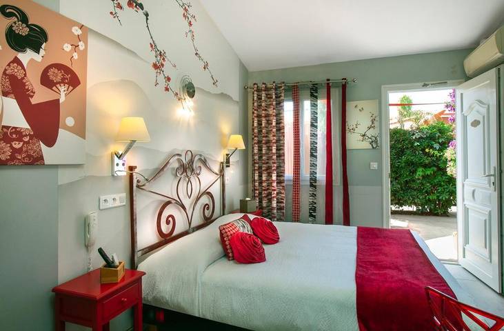 Location de vacances pour 2 personnes, avec jacuzzi ainsi que piscine et jardin dans Plage d'Anthéor - 4