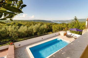 Ferienhaus für 8 Personen, mit Garten und Terrasse, mit Haustier in Marčana
