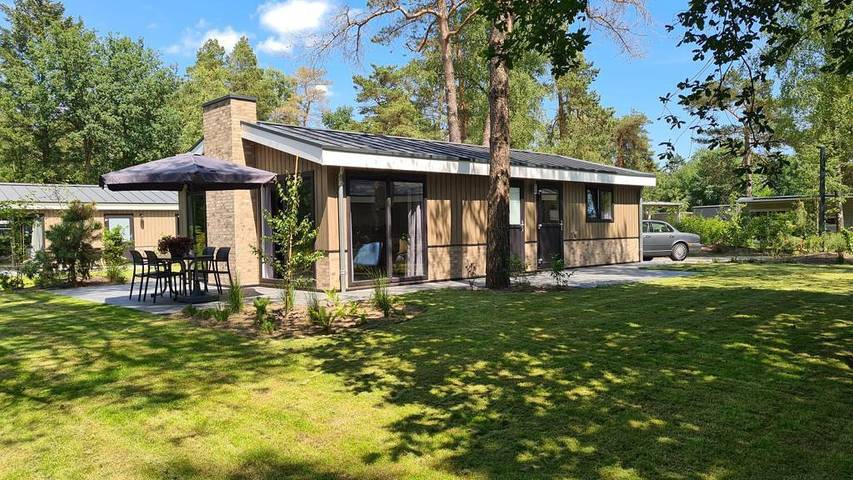 Chalet voor 4 personen, with Balkon/Terras and Terras as well as Tuin in Arnhem