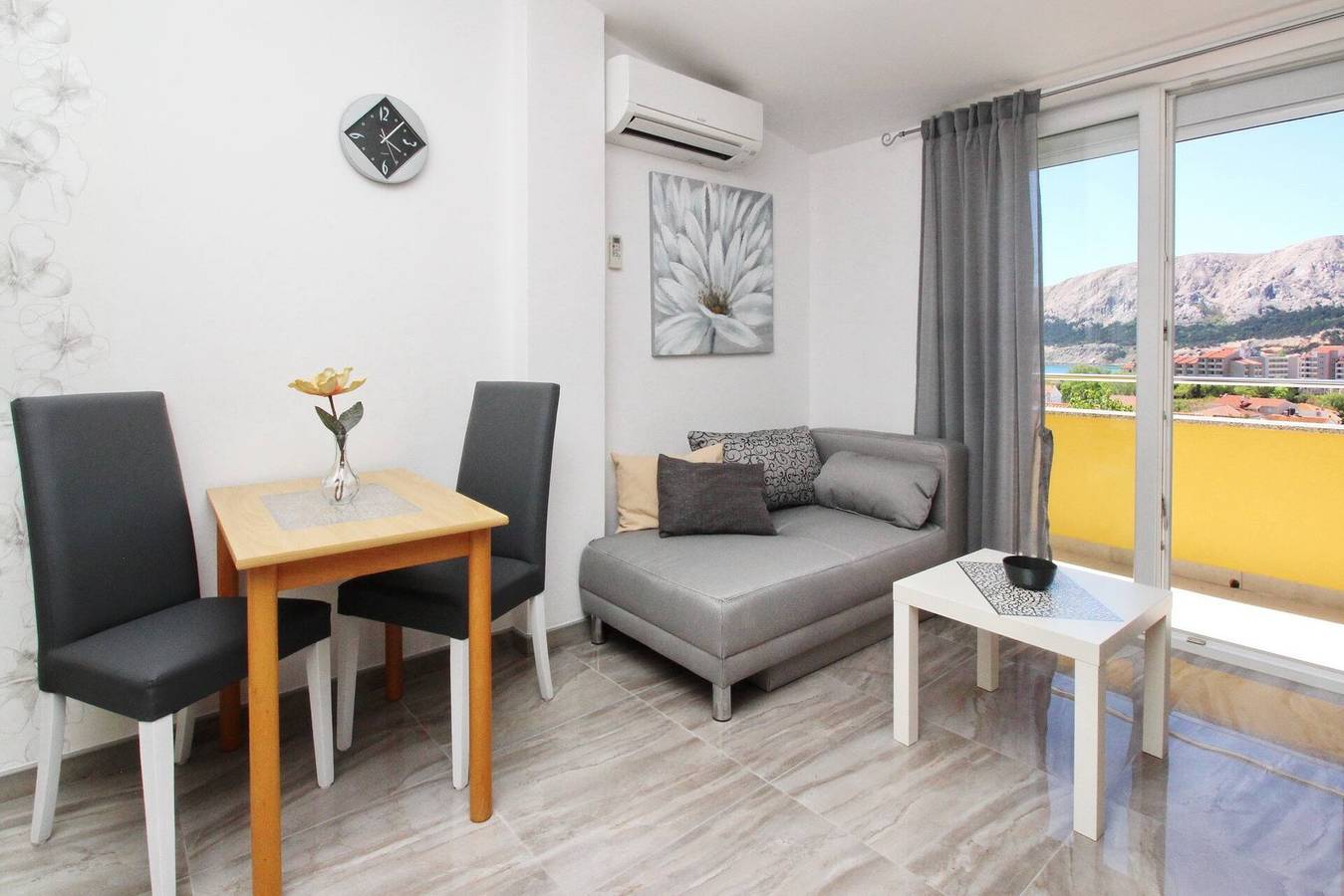 Ganze Wohnung, Charmante Wohnung Brnic Nr. 6 - mit Balkon und Meerblick in Baska, Krk