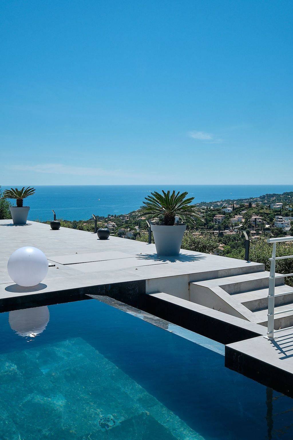 Villa 259 mit Meerblick, Pool und Jacuzzi in Les Issambres, Roquebrune-sur-Argens