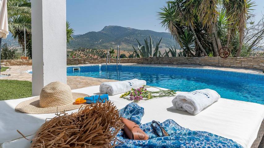 Casa rural para 12 personas, con balcón/terraza y piscina, Se admiten mascotas en Algodonales - 2