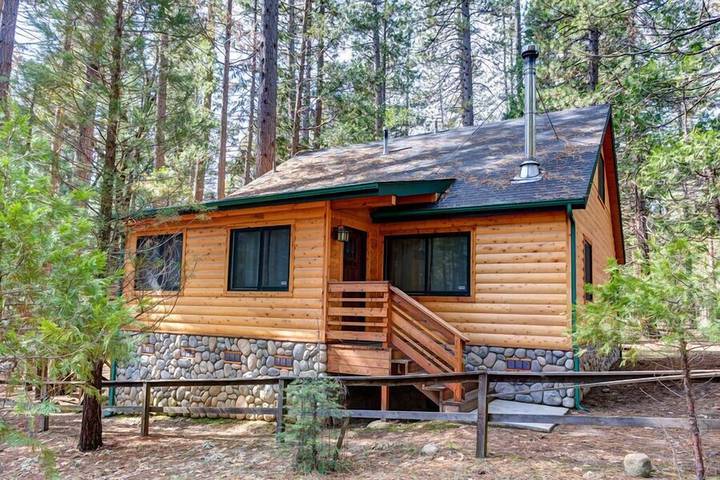 Log cabin for 9 people, with terrace in Yosemite National Park